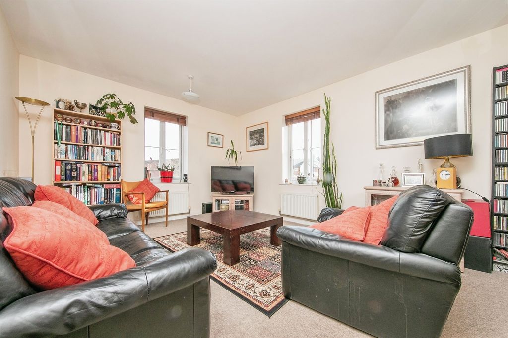 Property photo 2 of 12