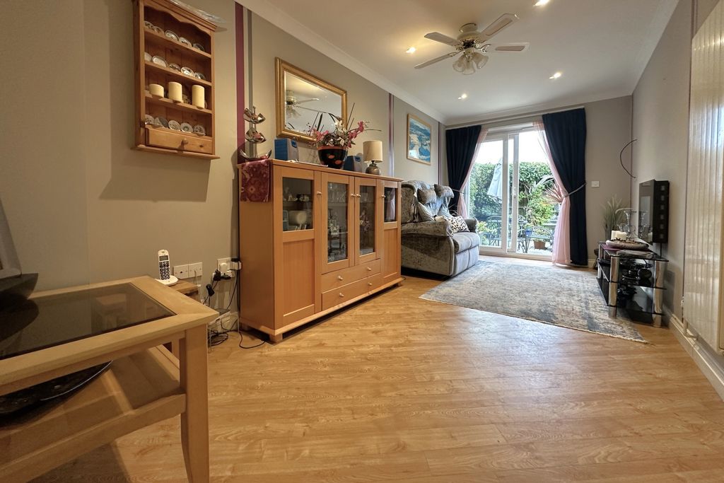 Property photo 2 of 15 Photo 7