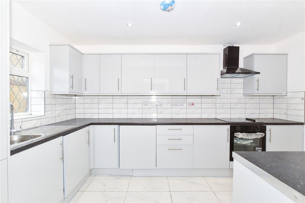 Property photo 1 of 15 Kitchen/Breakfast Room