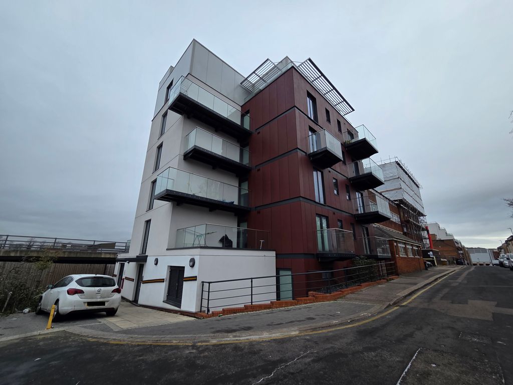 Property photo 1 of 9