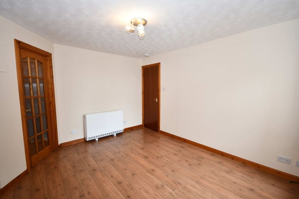 Property photo 2 of 8 Photo
