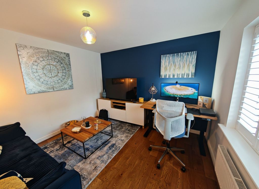 Property photo 3 of 21