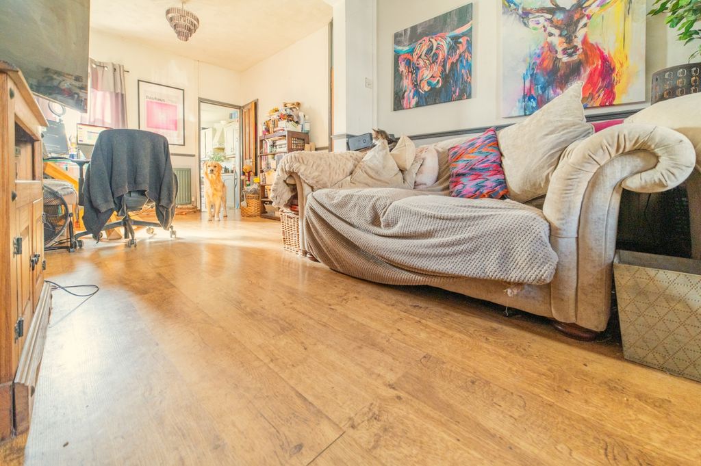 Property photo 2 of 13 Call 02920 454555 To Secure Your Viewing_11