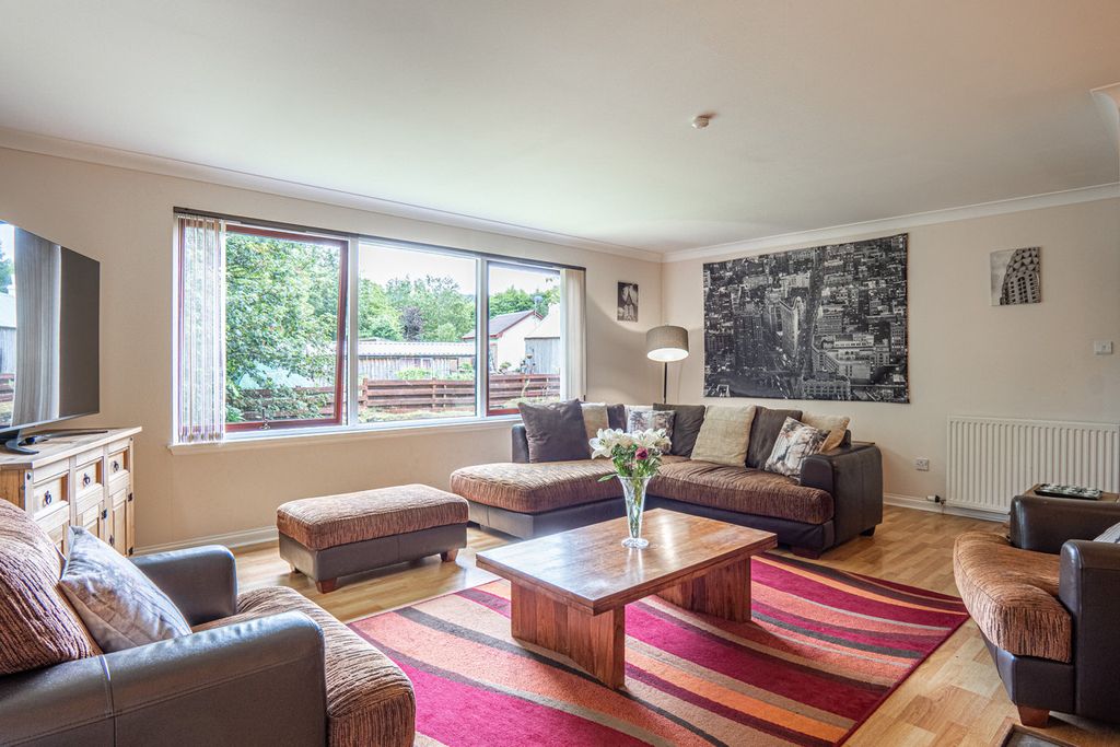 Property photo 2 of 44