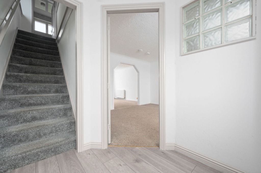 Property photo 2 of 29