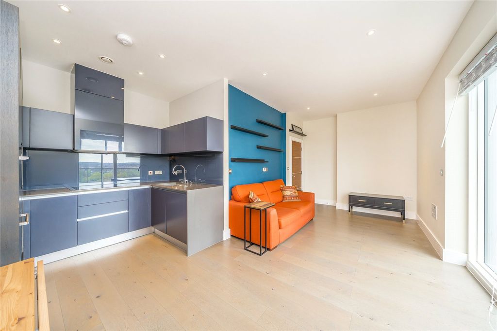 Property photo 2 of 6 Picture No. 10