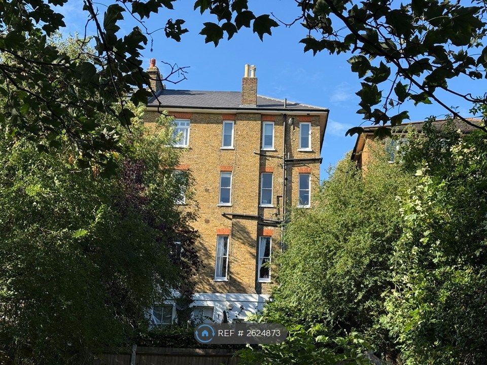 Property photo 1 of 33 Very Large 2 Bed Flat -Crystal Palace