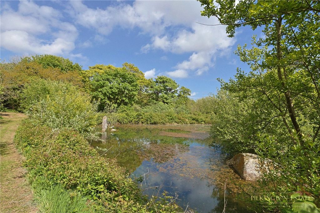 Property photo 2 of 8 4272571