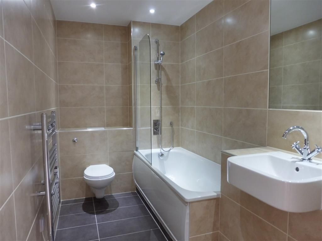 Property photo 3 of 4 Bathroom