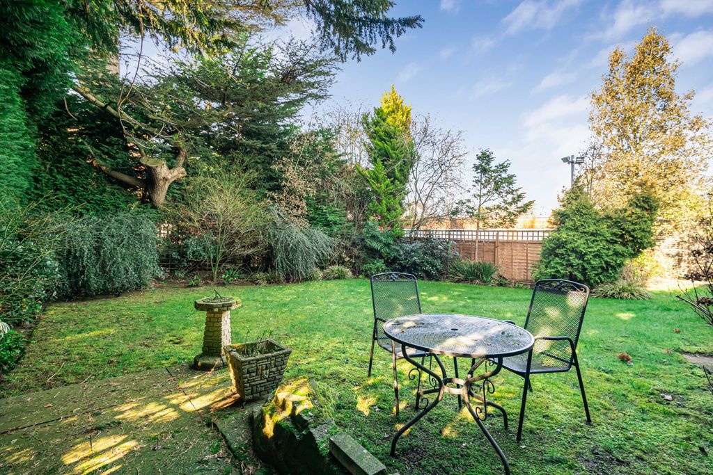 Property photo 3 of 11 Photo 10