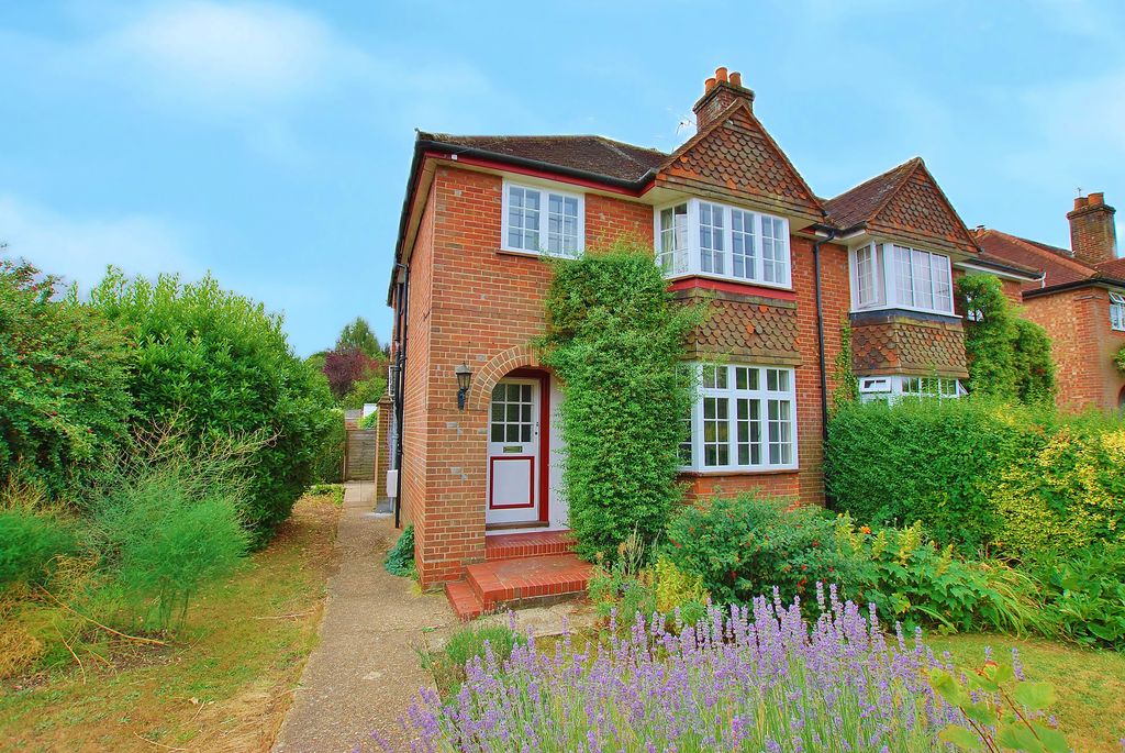 Property photo 1 of 14 Photo 01