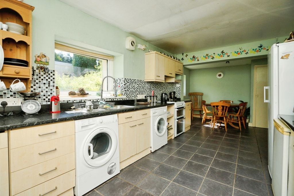Property photo 2 of 17 Photo