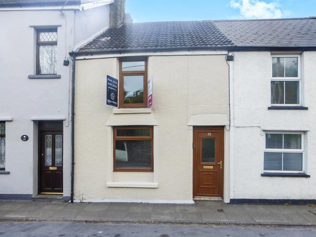 Property photo 1 of 9 Bathroom