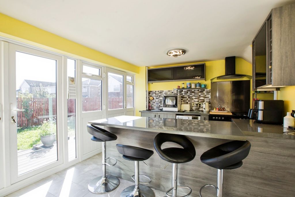 Property photo 3 of 20 Kitchen Diner