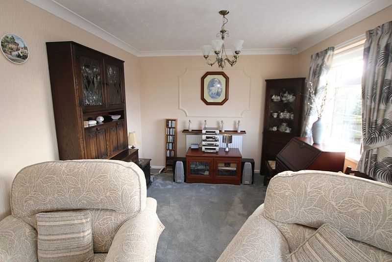 Property photo 3 of 14 Lounge Diner Photo 2