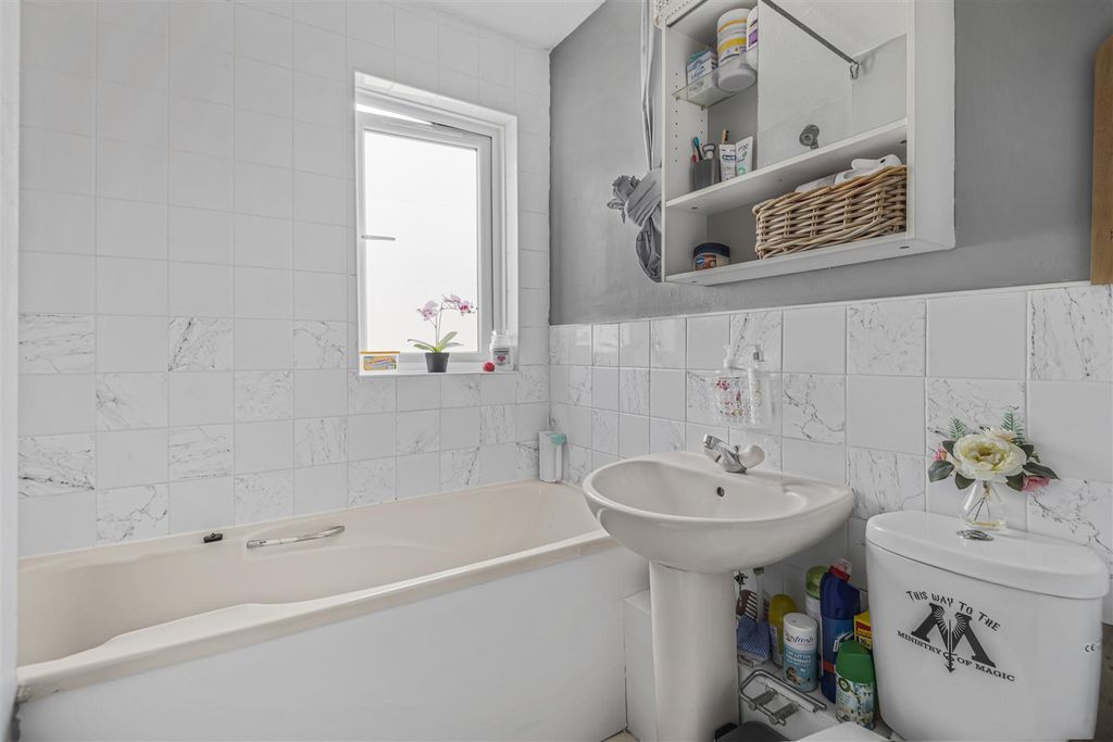 Property photo 1 of 12 1_51797.Jpg