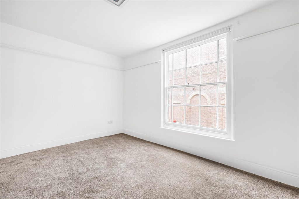 Property photo 3 of 8 6_79137.Jpg