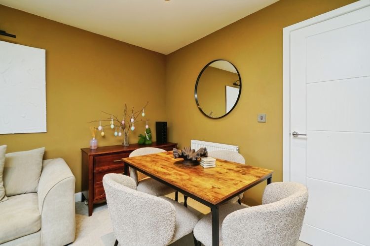 Property photo 3 of 9 81Flanderscloseox...