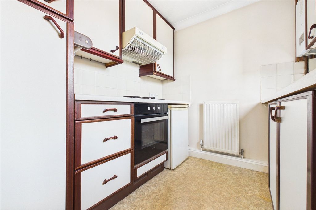 Property photo 3 of 17 Kitchen