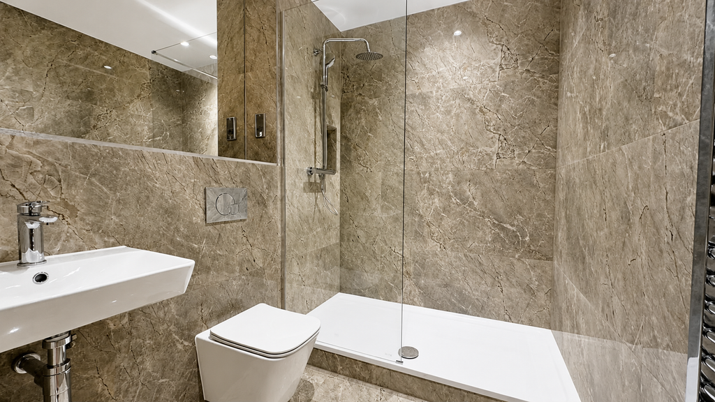 Property photo 3 of 4 Flat 2 Bathroom