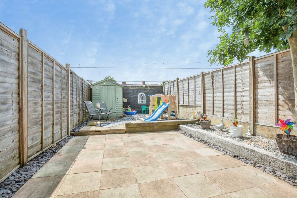 Property photo 2 of 20 A0c4F383-Mw26-1161