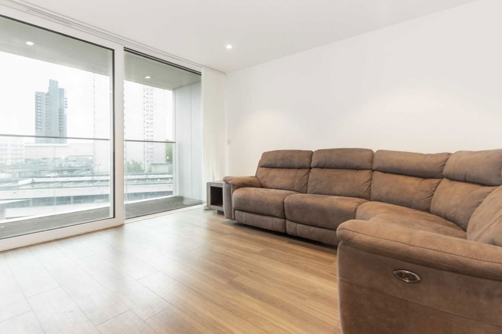 Property photo 1 of 5