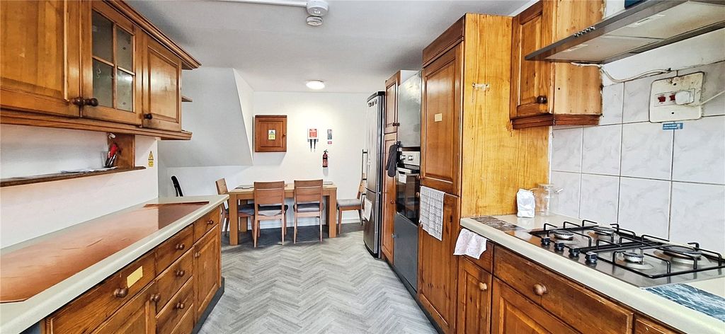 Property photo 2 of 11 Kitchen