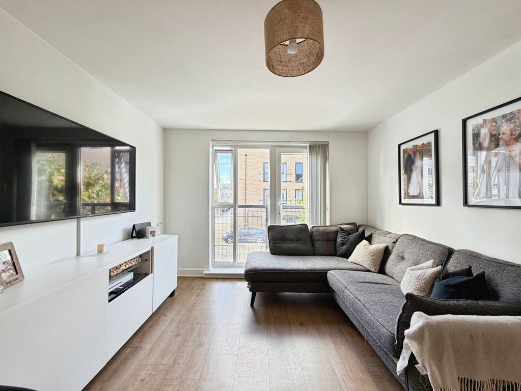 Property photo 3 of 10 Pbox-Img.Jpg