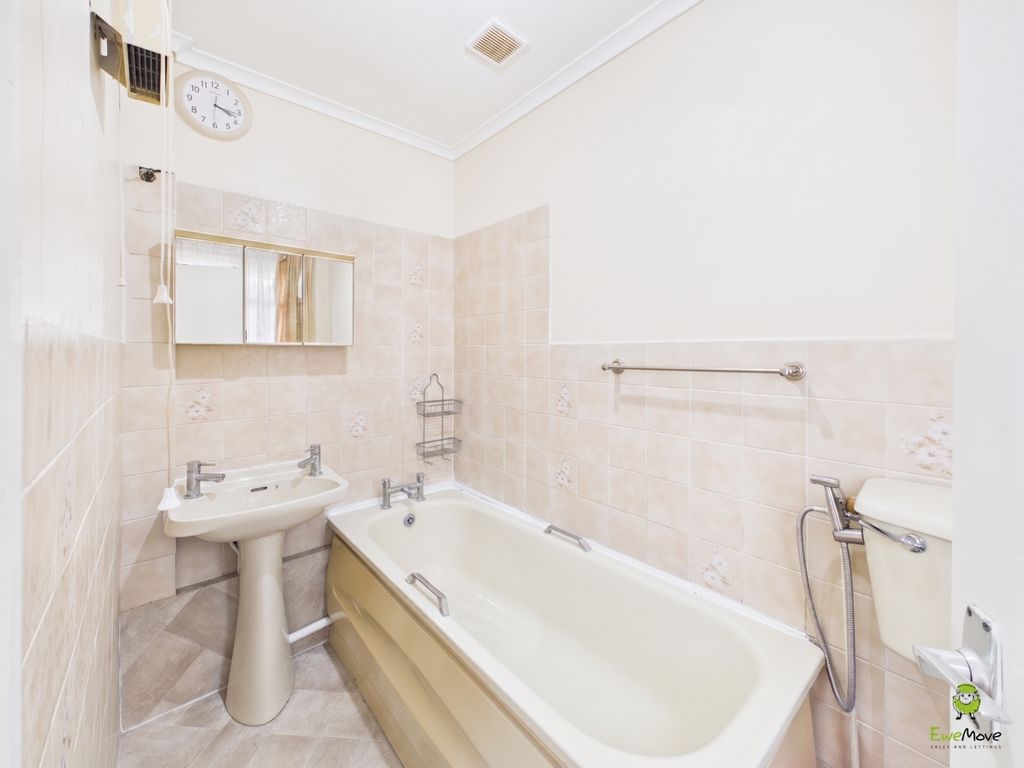 Property photo 3 of 11 Family Bathroom Presented By James Hillier Of Ewem