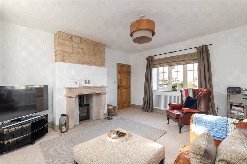 Property photo 2 of 15 Sitting Room