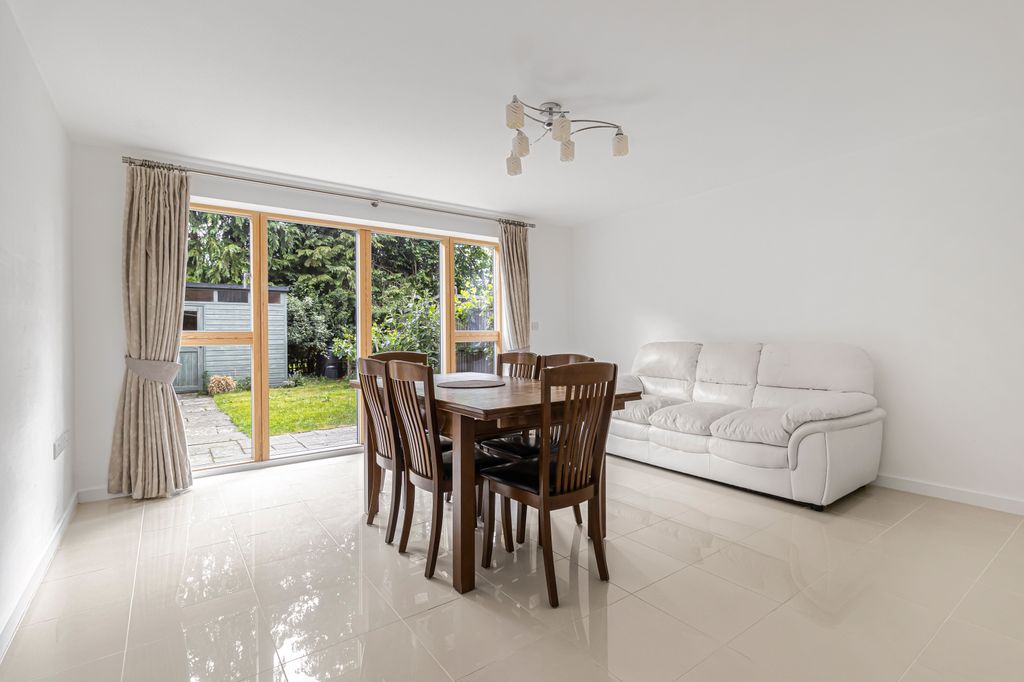 Property photo 2 of 23 1354161