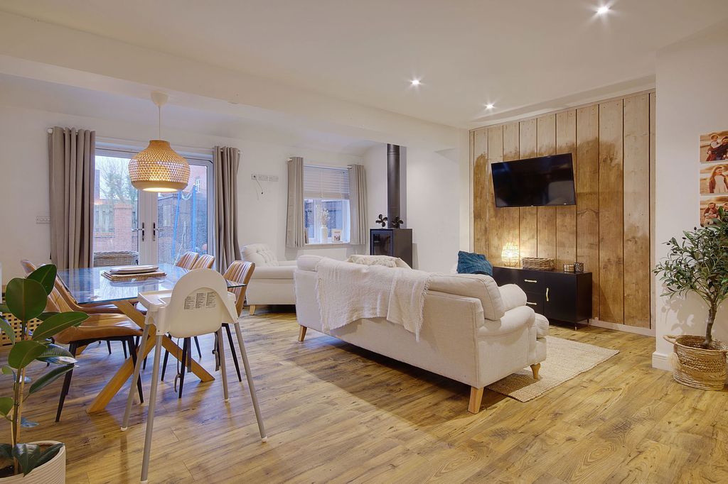 Property photo 3 of 29