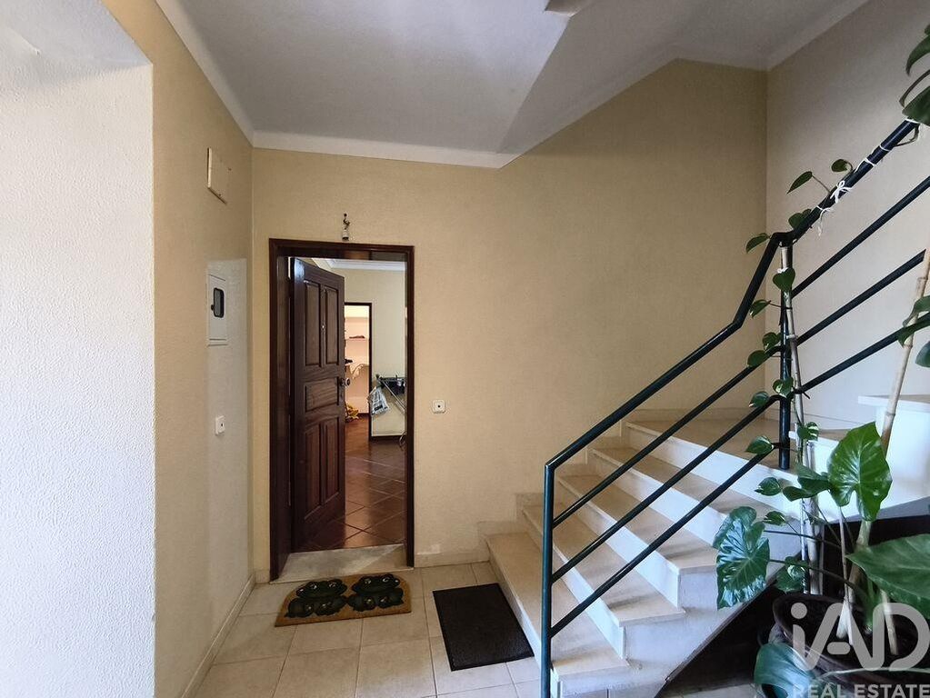 Property photo 3 of 35