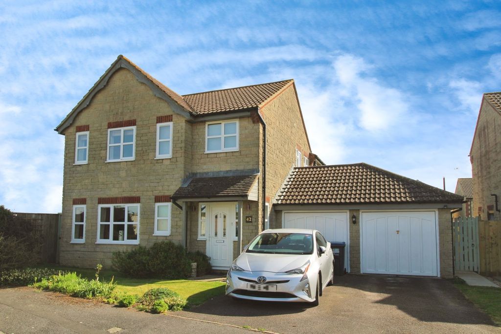 Property photo 1 of 24