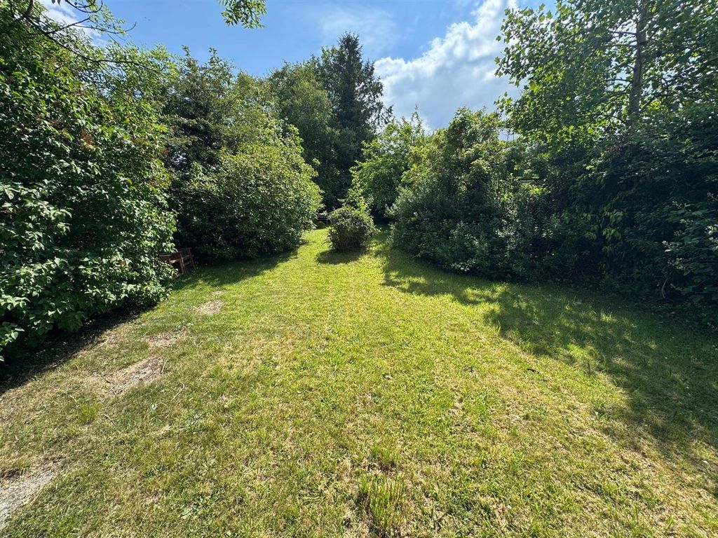 Property photo 3 of 22 Garden.Jpg