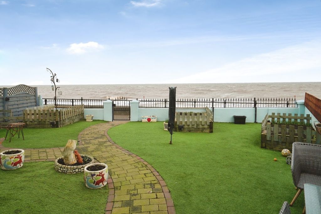 Property photo 2 of 24