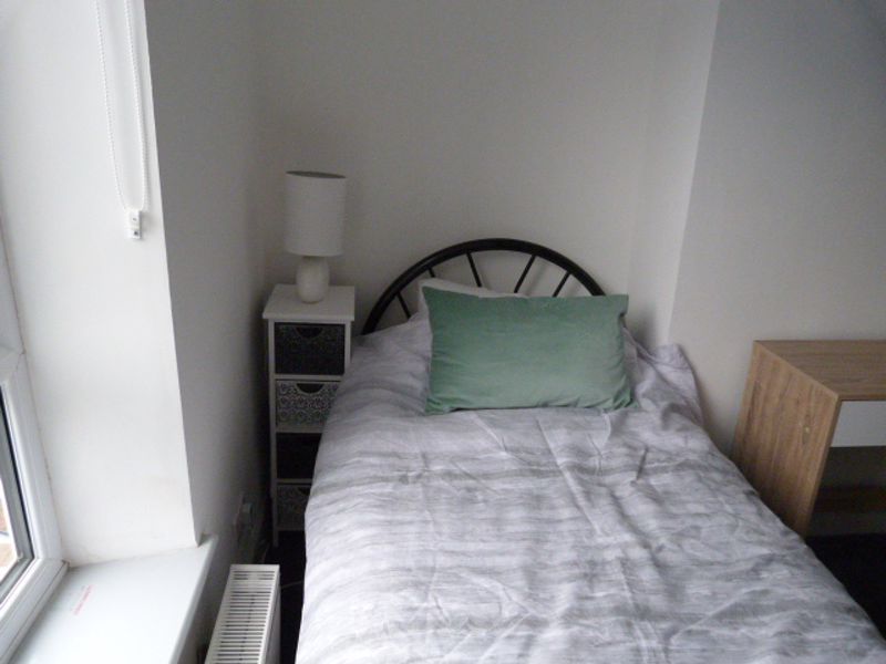 Property photo 3 of 9 Photo 8