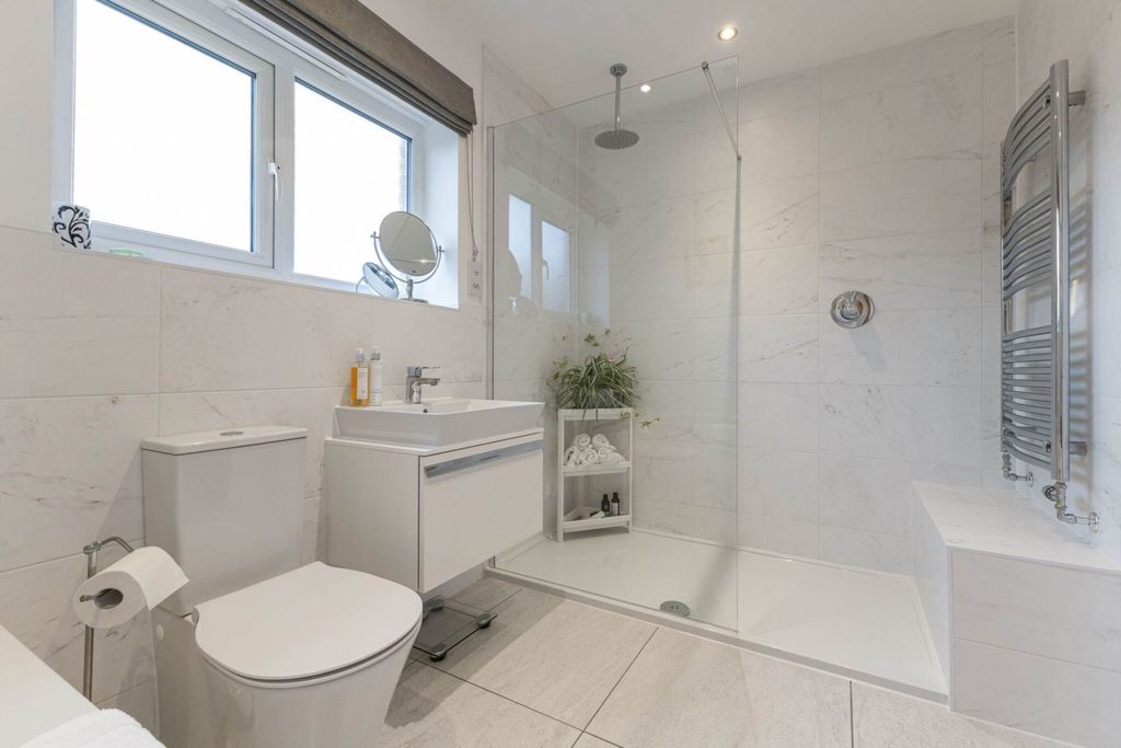 Additional image 10 of 4 bed detached house for saleJennings Road, Marlborough SN8