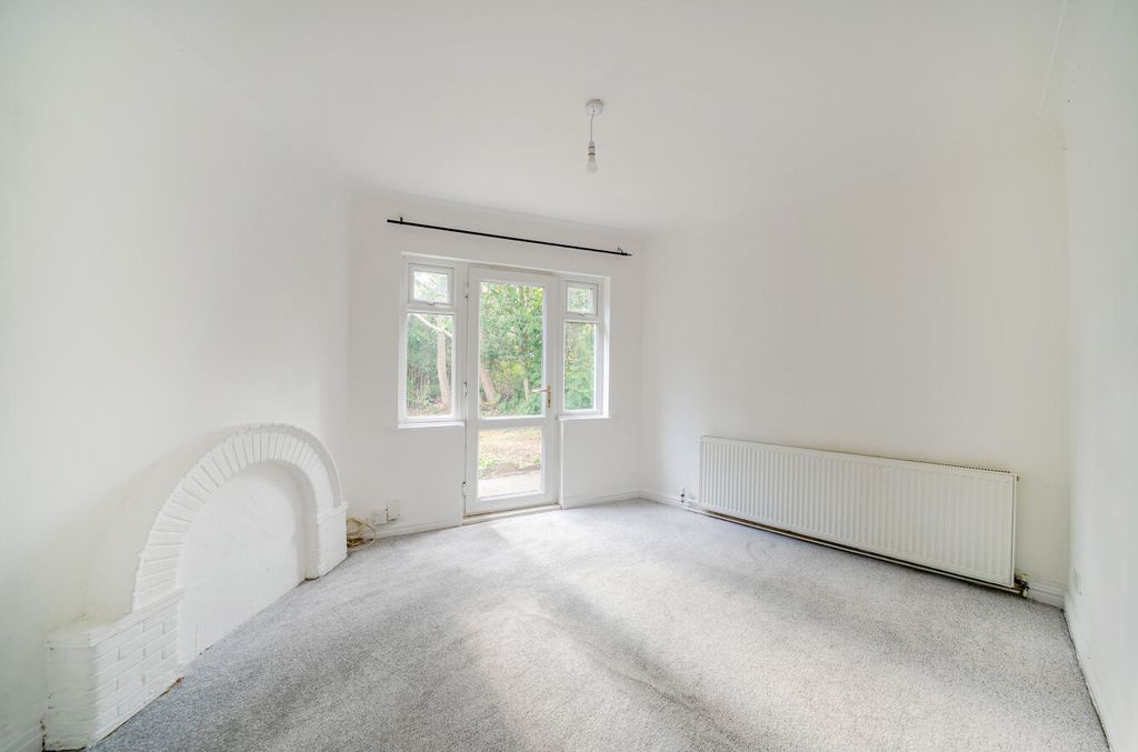Property photo 3 of 36 Dining Room