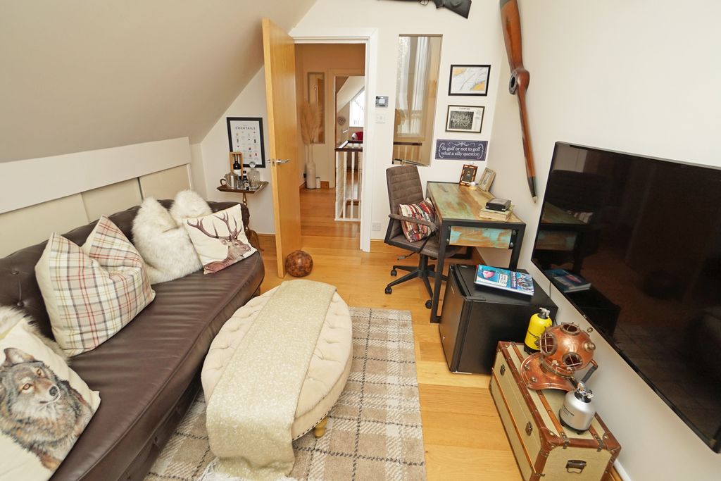Additional image 33 of 5 bed terraced house for saleSennen Place, Port Solent, Portsmouth PO6
