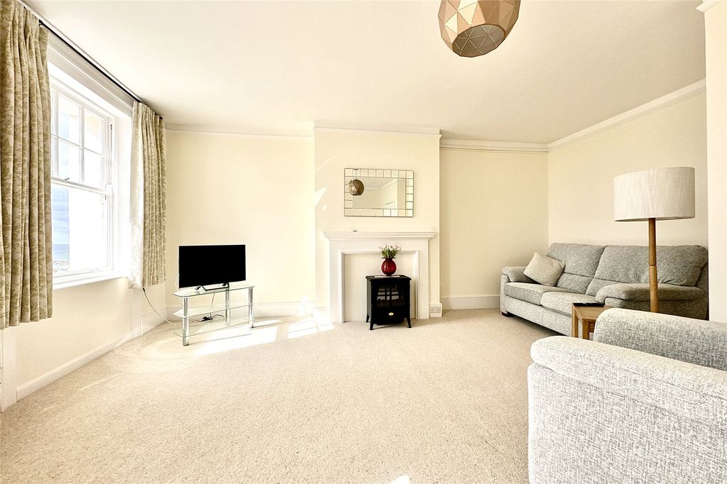 Property photo 2 of 15 Picture No. 12