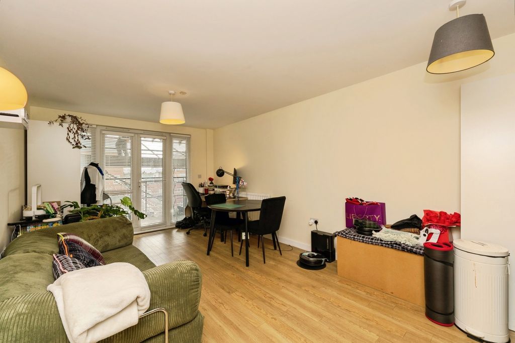 Property photo 3 of 15 Pbox-Img.Jpg