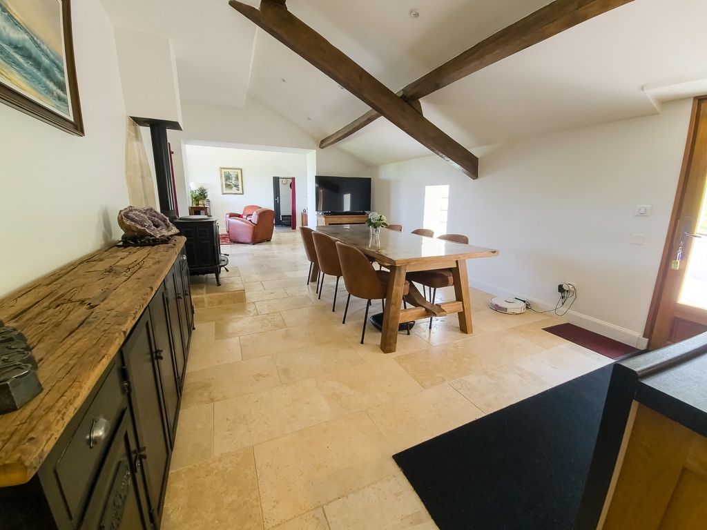 Property photo 3 of 24