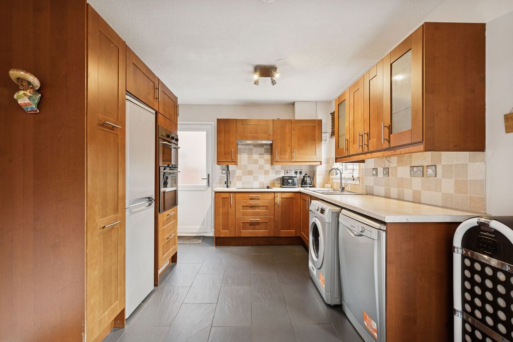 Property photo 3 of 24 Kitchen