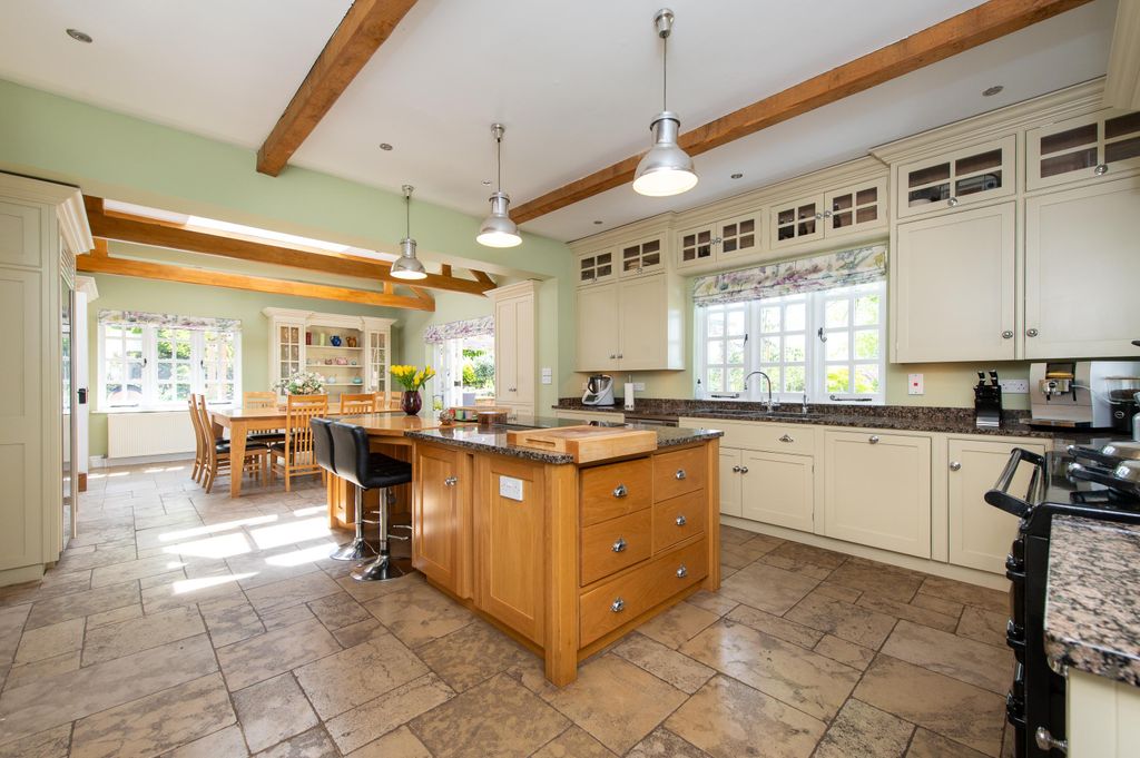 Property photo 2 of 36 Image