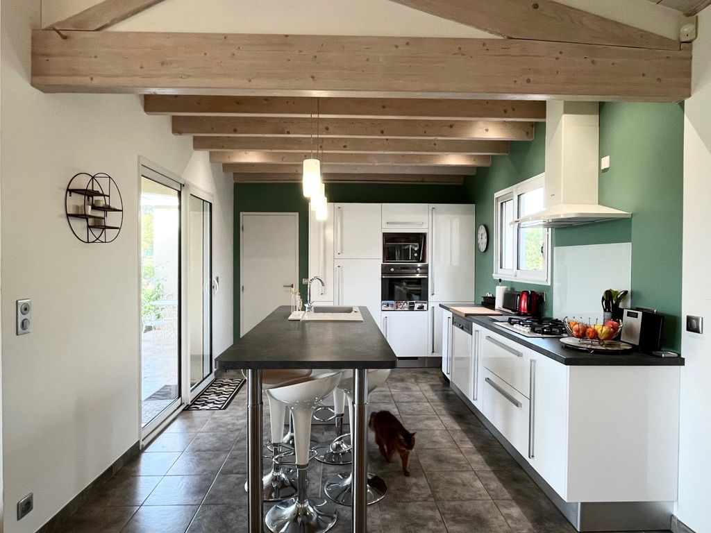 Property photo 3 of 16