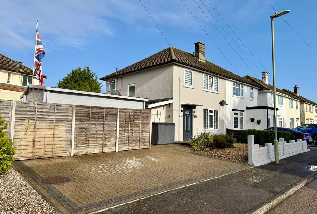 Property photo 1 of 28