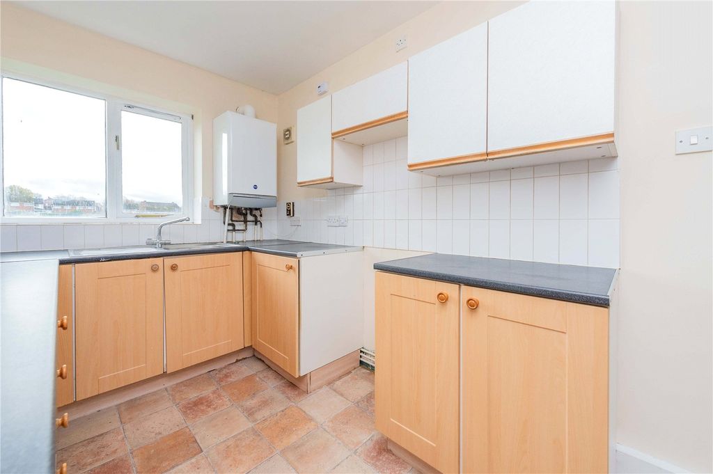 Property photo 2 of 17 Picture No. 16