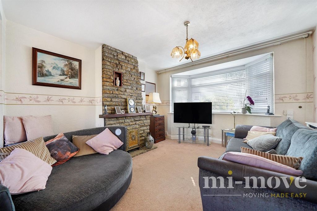 Property photo 2 of 15 84 Connaught Road - Qs4Itnhdyvb8Pqxva8Ir.Jpg