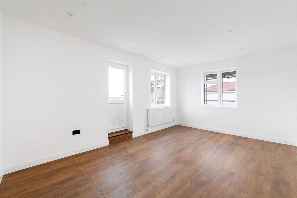 Property photo 2 of 13 Picture No. 07
